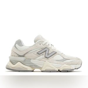New Balance • 9060 Suede Quartz Grey LIMITED EDITION • 7-7.5 Women’s